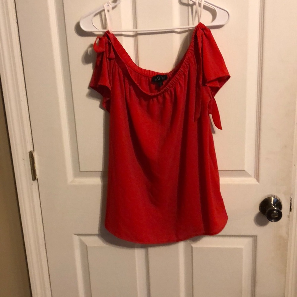 Low shoulder